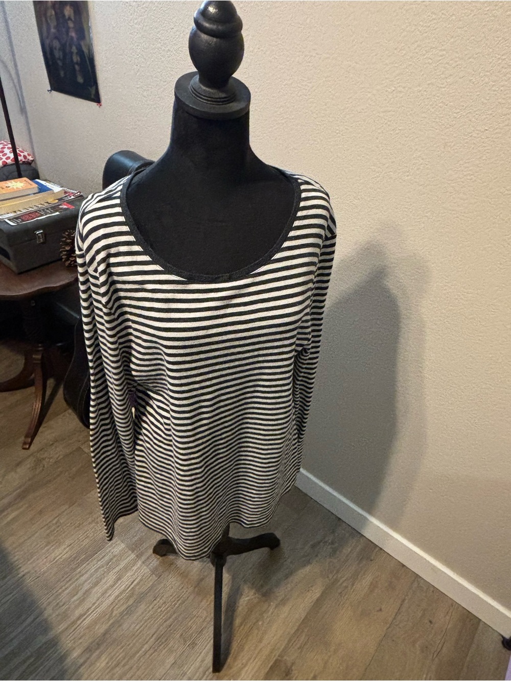 Women's Black & White Striped Long-Sleeve Scoop Neck Top